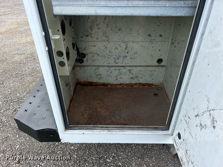 image for item EG1054 2016 Ford E450 utility van