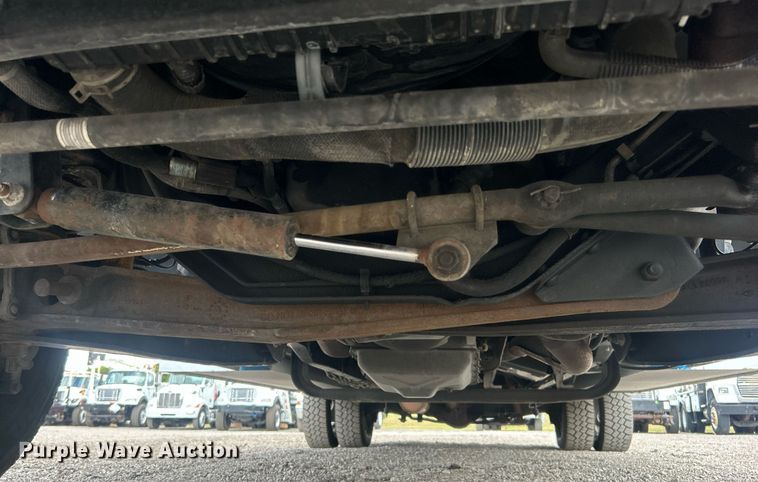 image for item EG1054 2016 Ford E450 utility van