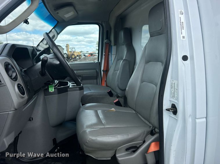 image for item EG1054 2016 Ford E450 utility van