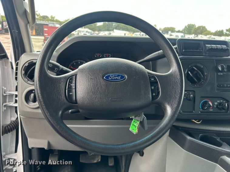 image for item EG1054 2016 Ford E450 utility van