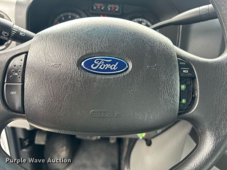 image for item EG1054 2016 Ford E450 utility van