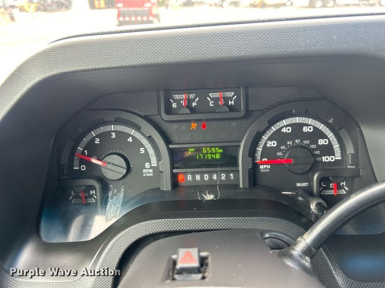 image for item EG1054 2016 Ford E450 utility van