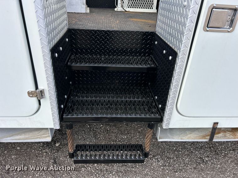 image for item EG1063 2007 Sterling Acterra bucket truck