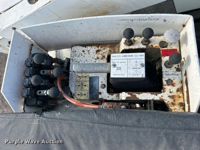 image for item EG1063 2007 Sterling Acterra bucket truck