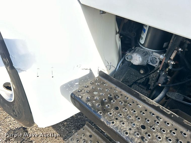 image for item EG1063 2007 Sterling Acterra bucket truck