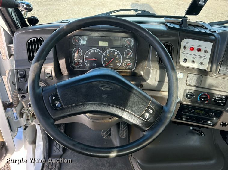 image for item EG1063 2007 Sterling Acterra bucket truck