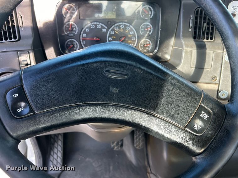 image for item EG1063 2007 Sterling Acterra bucket truck