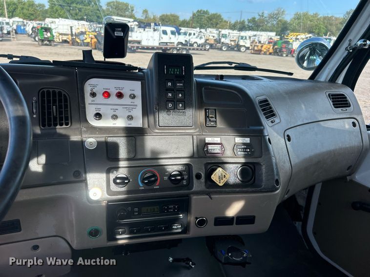 image for item EG1063 2007 Sterling Acterra bucket truck