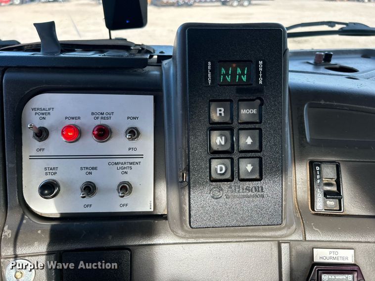 image for item EG1063 2007 Sterling Acterra bucket truck