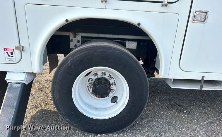 image for item EG1063 2007 Sterling Acterra bucket truck