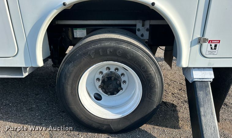 image for item EG1063 2007 Sterling Acterra bucket truck