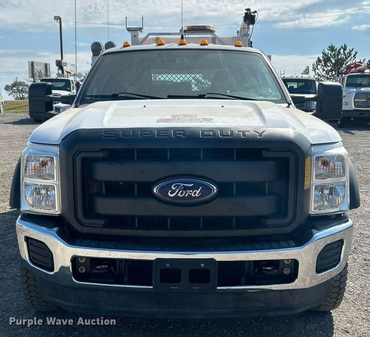 image for item EG1066 2016 Ford F550 Super Duty  Crew cab utility / service truck