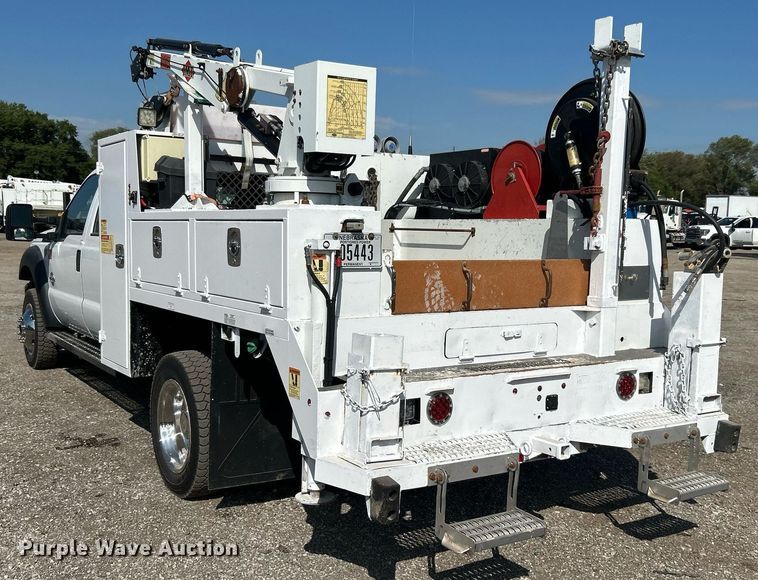 image for item EG1066 2016 Ford F550 Super Duty  Crew cab utility / service truck