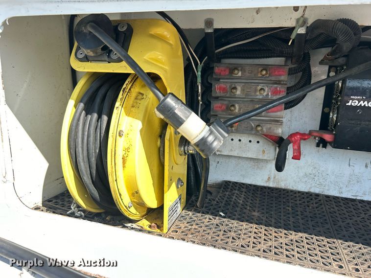 image for item EG1066 2016 Ford F550 Super Duty  Crew cab utility / service truck