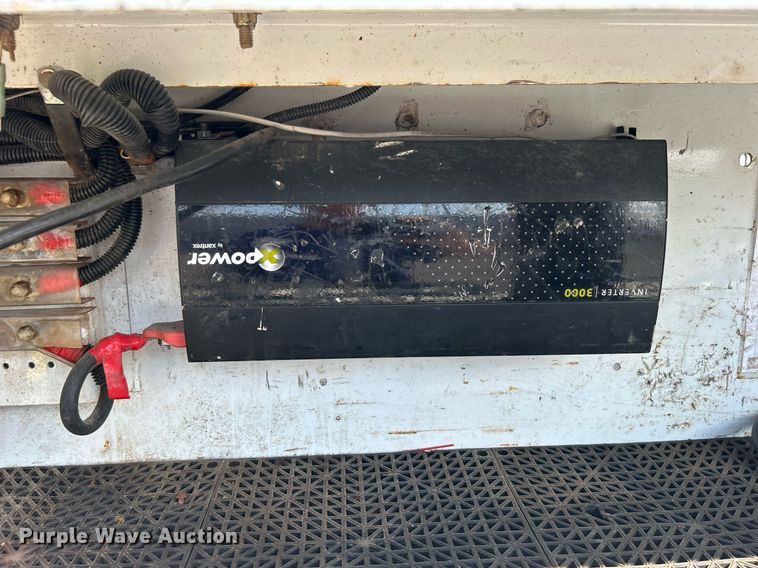 image for item EG1066 2016 Ford F550 Super Duty  Crew cab utility / service truck