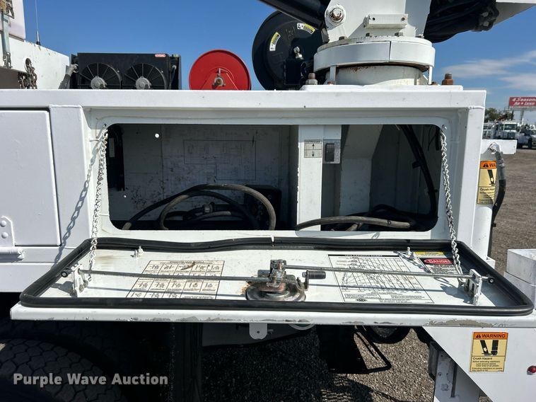 image for item EG1066 2016 Ford F550 Super Duty  Crew cab utility / service truck