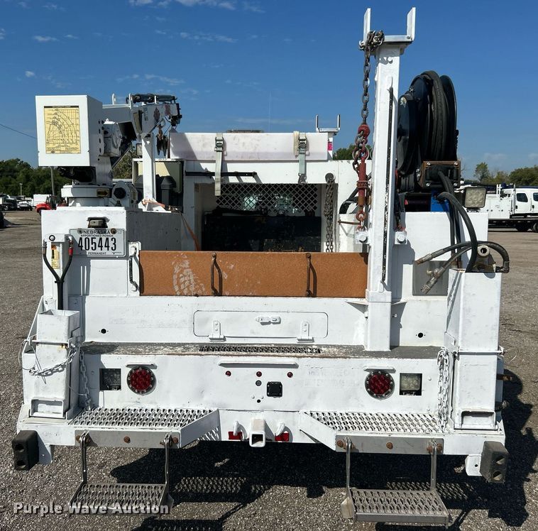 image for item EG1066 2016 Ford F550 Super Duty  Crew cab utility / service truck