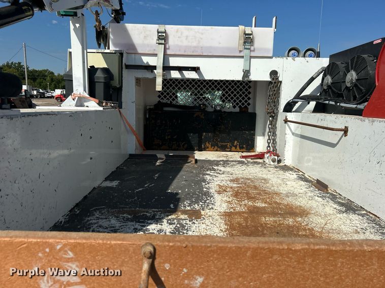 image for item EG1066 2016 Ford F550 Super Duty  Crew cab utility / service truck