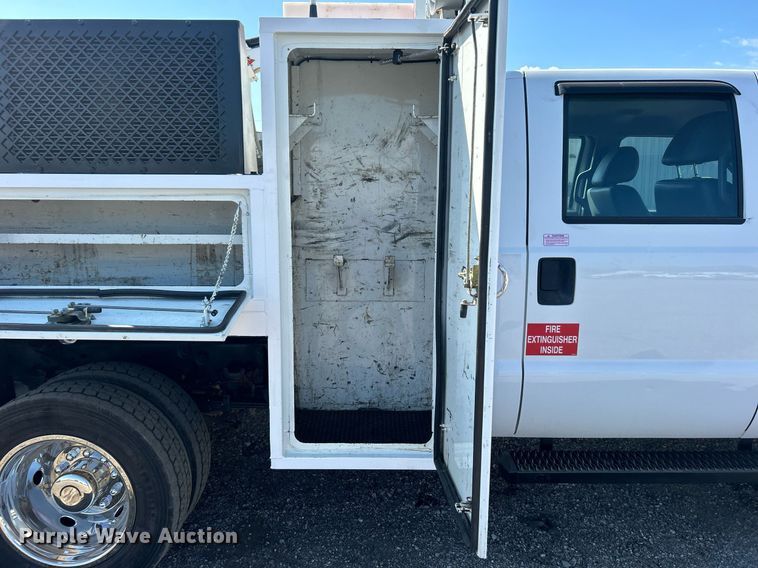 image for item EG1066 2016 Ford F550 Super Duty  Crew cab utility / service truck