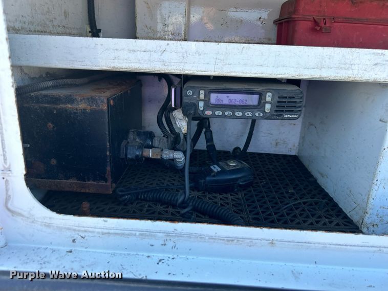 image for item EG1066 2016 Ford F550 Super Duty  Crew cab utility / service truck