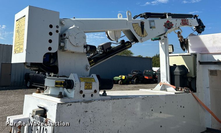 image for item EG1066 2016 Ford F550 Super Duty  Crew cab utility / service truck