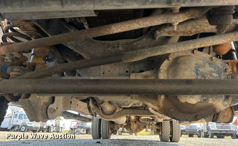 image for item EG1066 2016 Ford F550 Super Duty  Crew cab utility / service truck