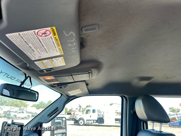 image for item EG1066 2016 Ford F550 Super Duty  Crew cab utility / service truck