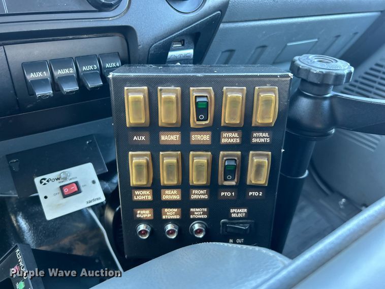 image for item EG1066 2016 Ford F550 Super Duty  Crew cab utility / service truck