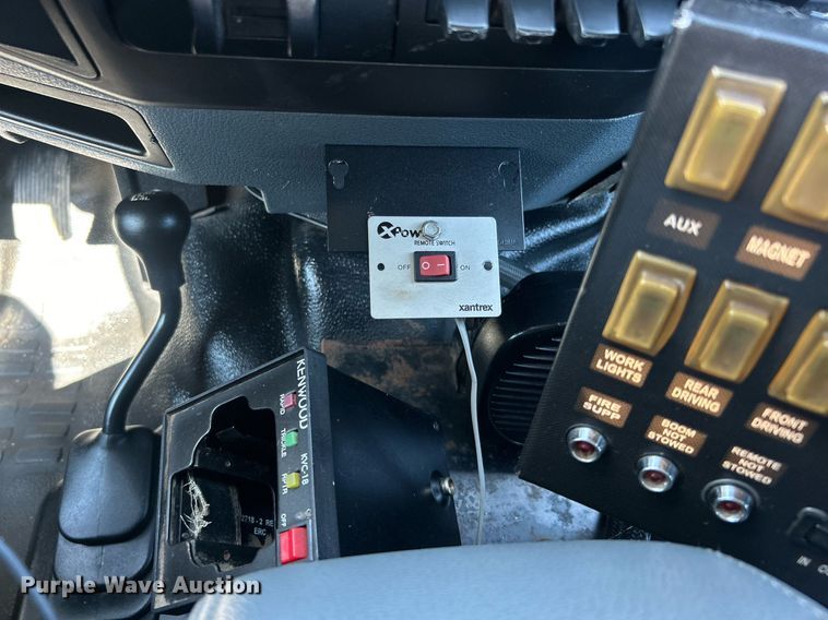 image for item EG1066 2016 Ford F550 Super Duty  Crew cab utility / service truck