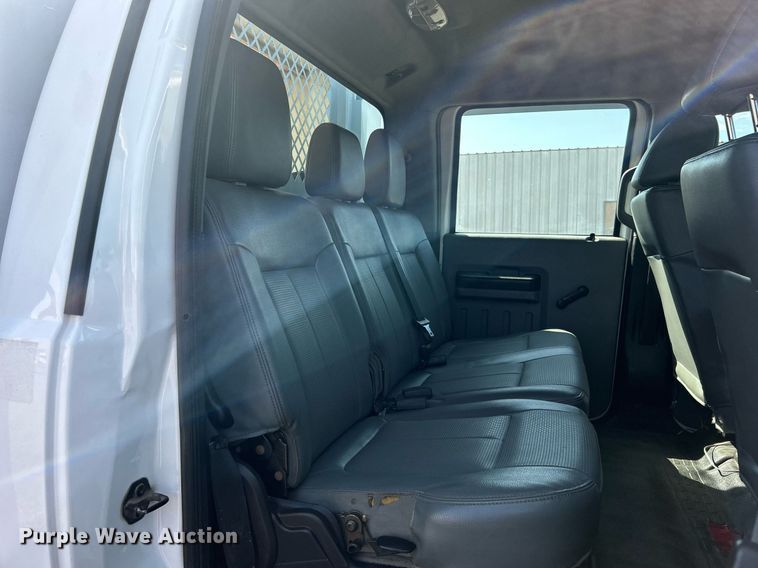 image for item EG1066 2016 Ford F550 Super Duty  Crew cab utility / service truck