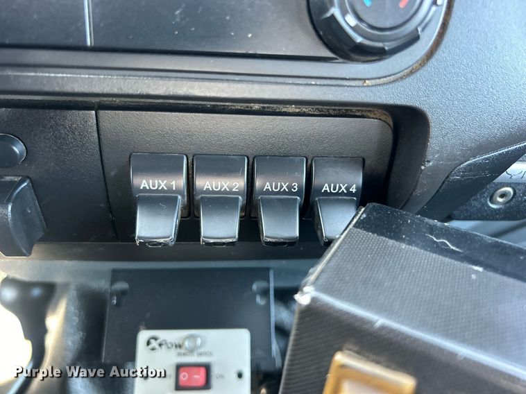 image for item EG1066 2016 Ford F550 Super Duty  Crew cab utility / service truck