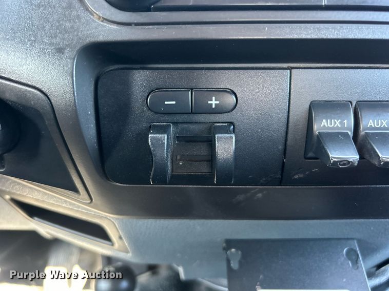 image for item EG1066 2016 Ford F550 Super Duty  Crew cab utility / service truck