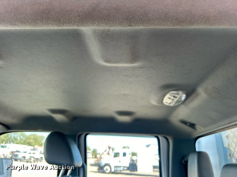 image for item EG1066 2016 Ford F550 Super Duty  Crew cab utility / service truck