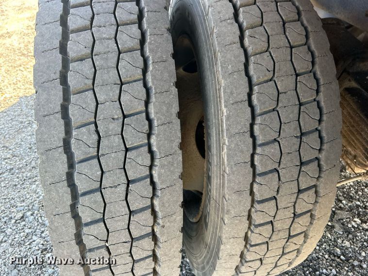 image for item EG1066 2016 Ford F550 Super Duty  Crew cab utility / service truck