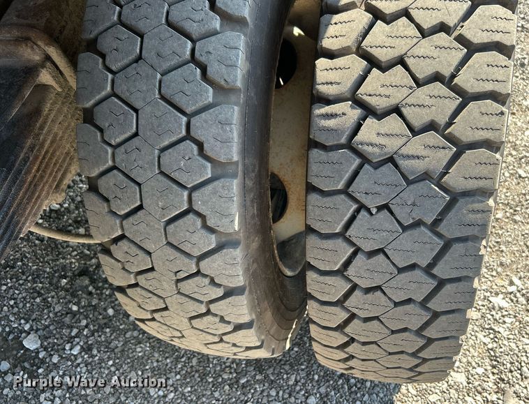 image for item EG1066 2016 Ford F550 Super Duty  Crew cab utility / service truck