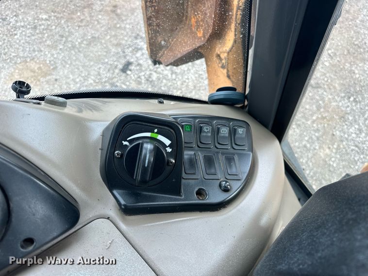 image for item EG1077 2016 Case 580 Super N  backhoe