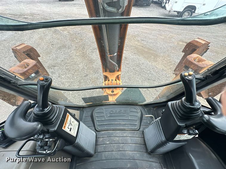 image for item EG1077 2016 Case 580 Super N  backhoe