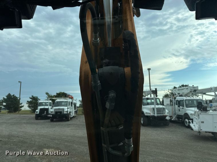 image for item EG1077 2016 Case 580 Super N  backhoe