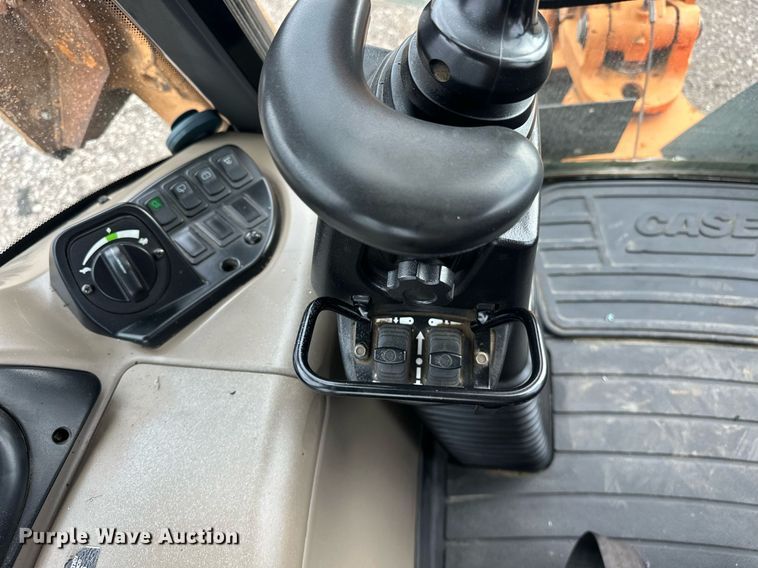 image for item EG1077 2016 Case 580 Super N  backhoe