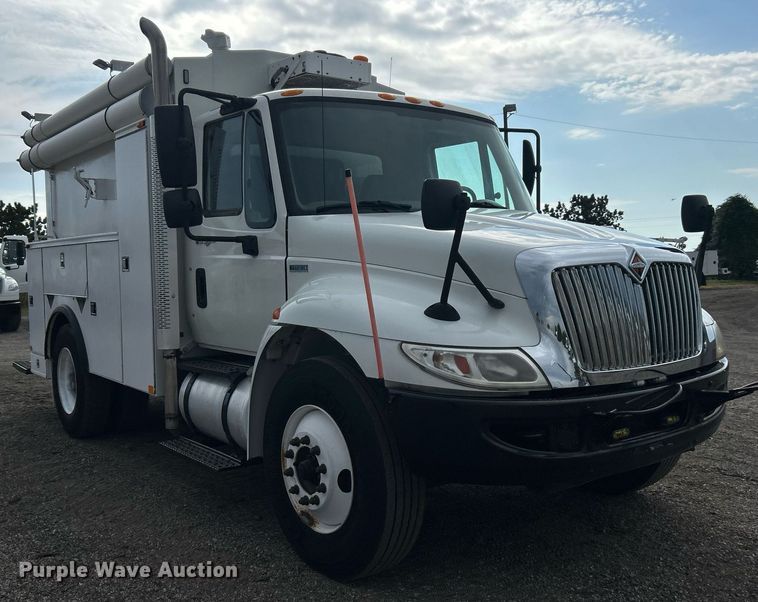image for item EG1083 2012 International DuraStar 4300 utility / service truck