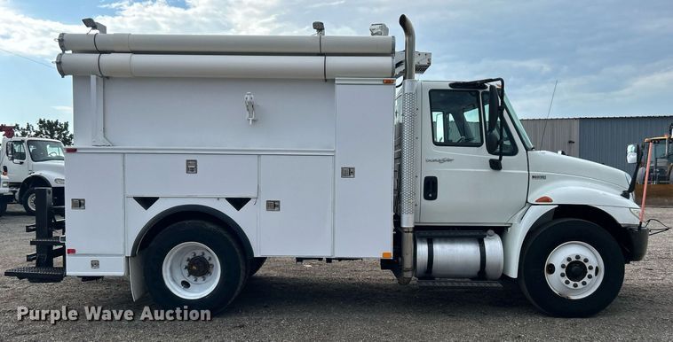 image for item EG1083 2012 International DuraStar 4300 utility / service truck