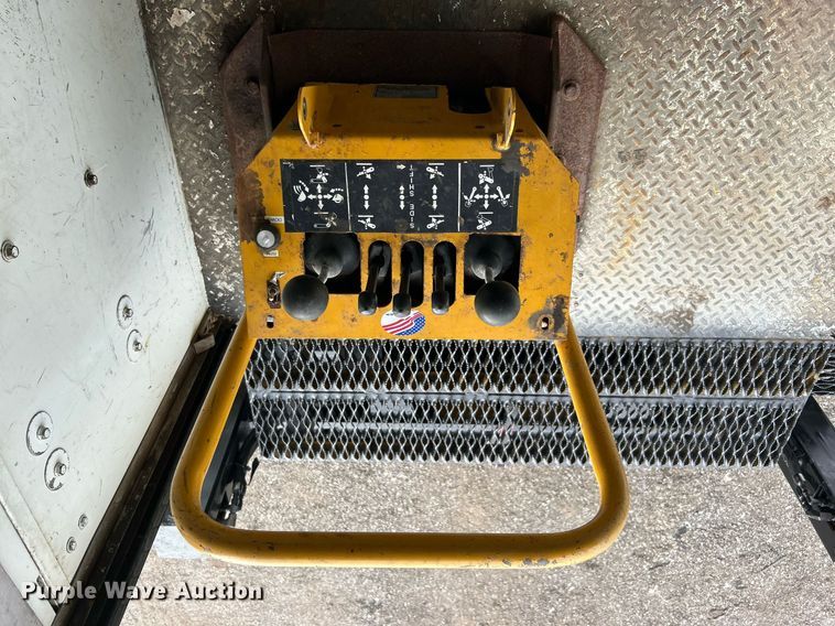 image for item EG1083 2012 International DuraStar 4300 utility / service truck