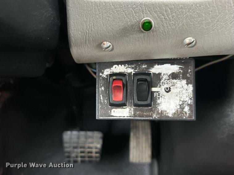 image for item EG1083 2012 International DuraStar 4300 utility / service truck