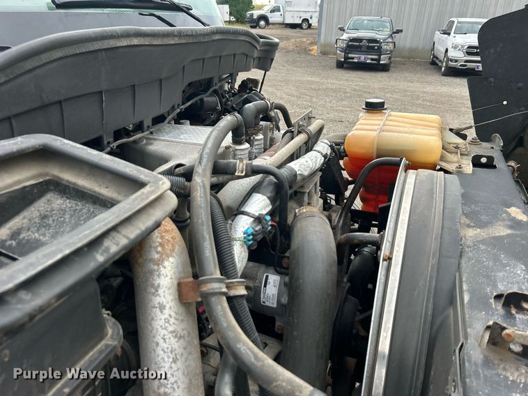 image for item EG1083 2012 International DuraStar 4300 utility / service truck