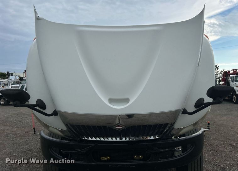 image for item EG1083 2012 International DuraStar 4300 utility / service truck