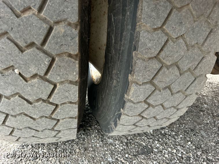 image for item EG1083 2012 International DuraStar 4300 utility / service truck