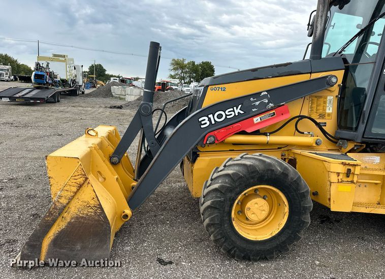 image for item EG1084 2014 John Deere  310SK backhoe