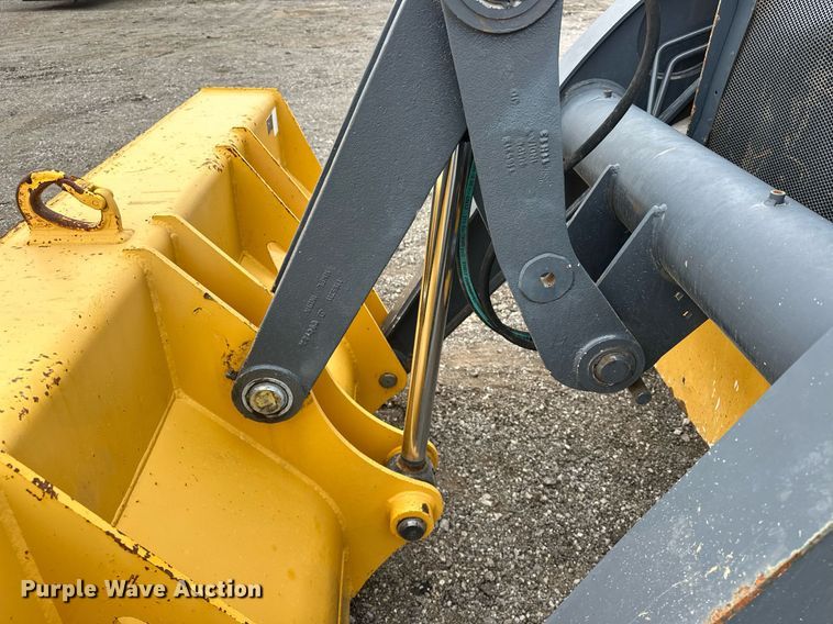 image for item EG1084 2014 John Deere  310SK backhoe