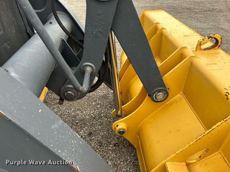 image for item EG1084 2014 John Deere  310SK backhoe