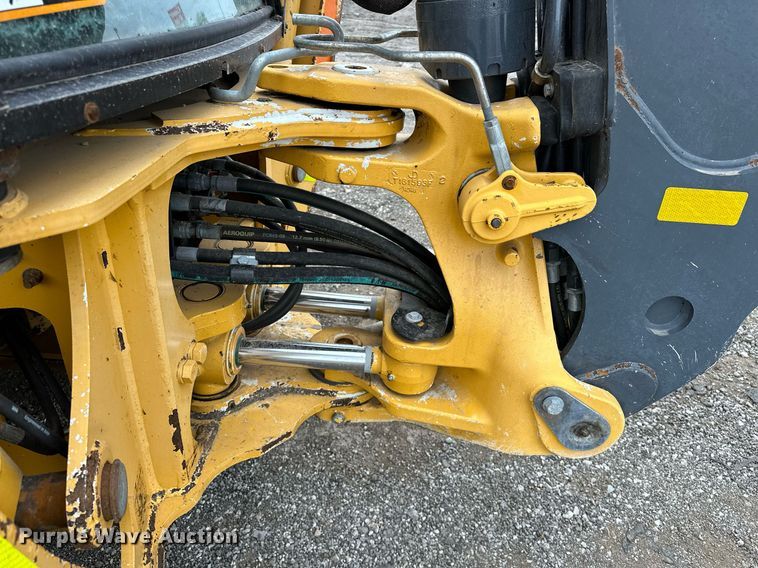 image for item EG1084 2014 John Deere  310SK backhoe